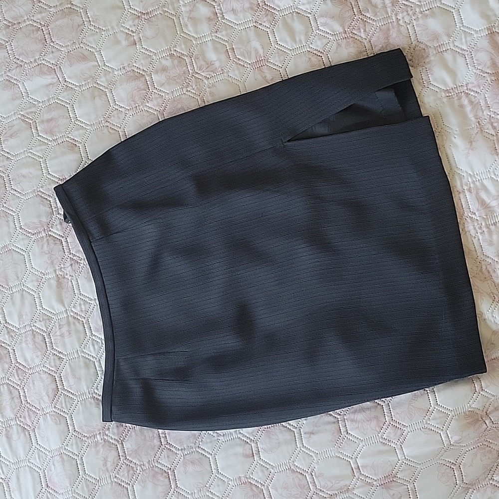Larry Levine Dark Blue Pencil Skirt - Picture 2 of 9
